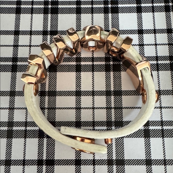 Gold and White 'AMOR' Bracelet - Picture 5 of 7